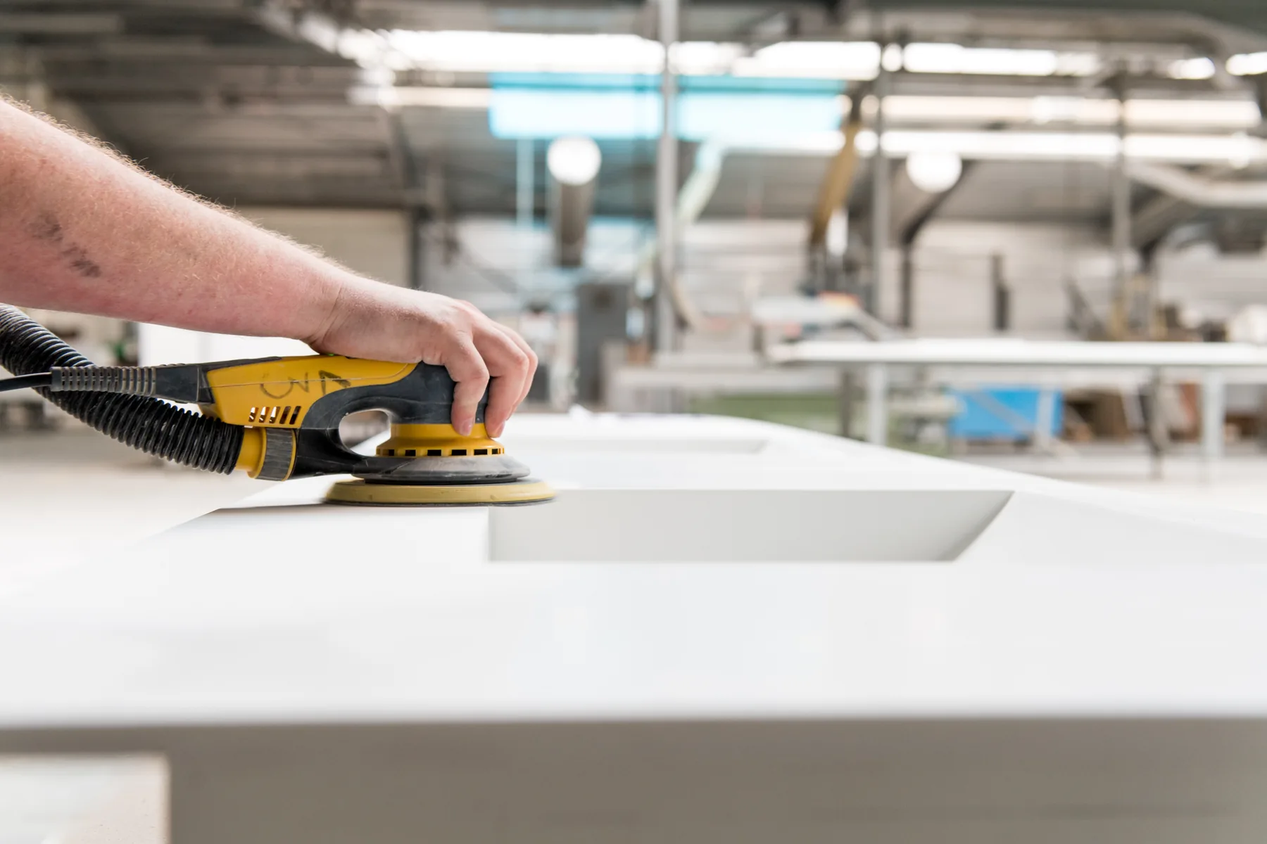 Manual finishing of a custom panel